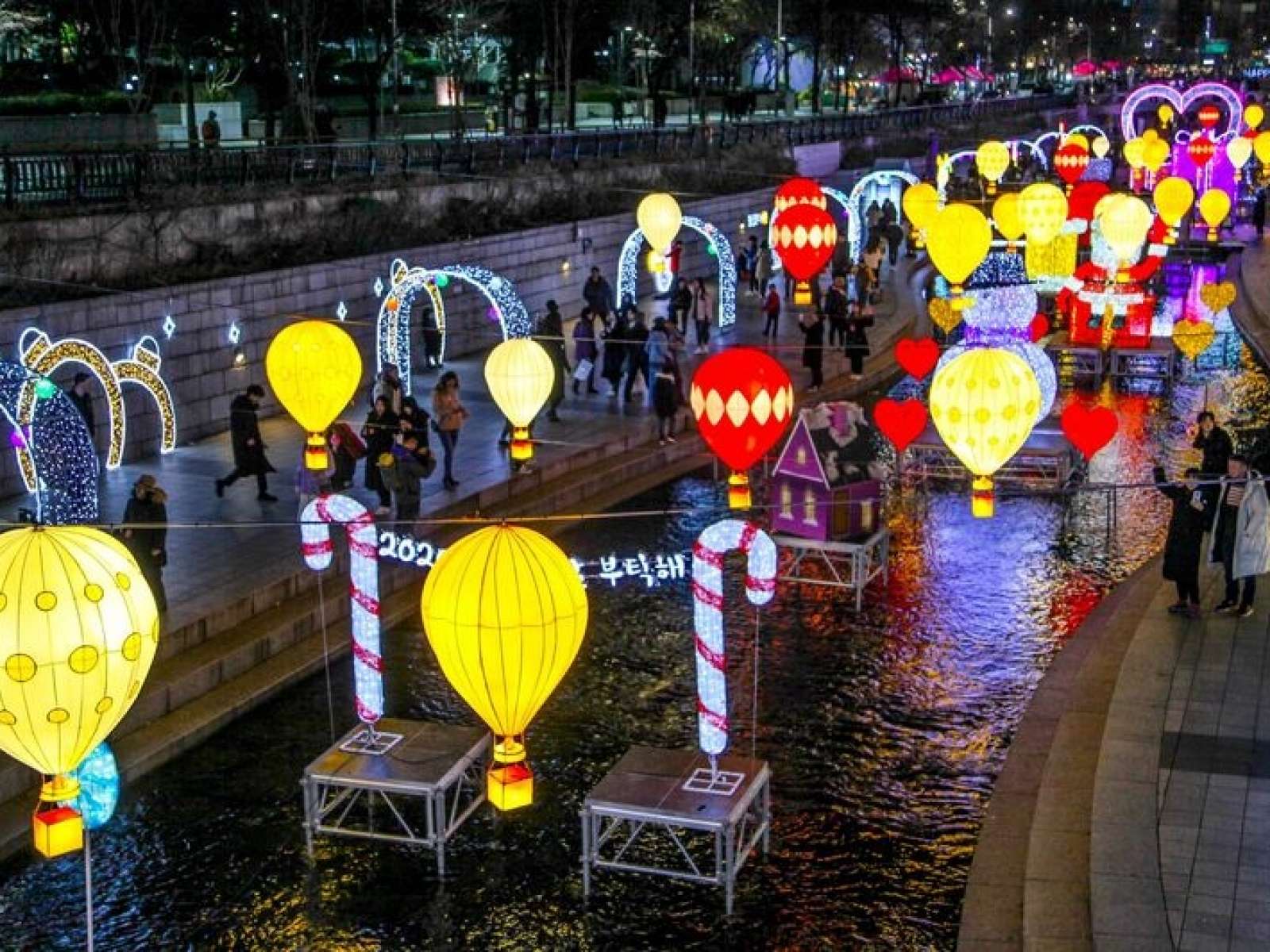В Сеуле стартовал рождественский фестиваль фонарей