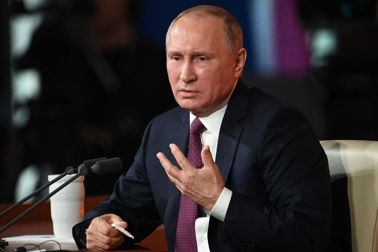 Поручаю с 1 января 2022 года ввести полный запрет вывоза из России необработанного леса — Путин