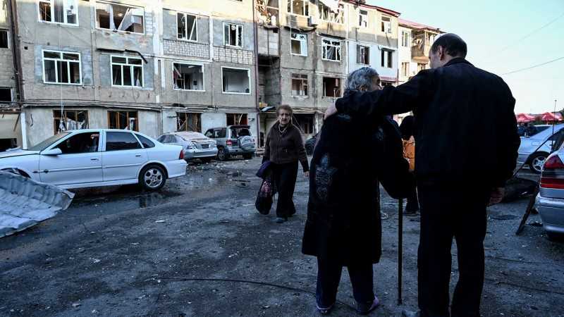 Только с согласия двух сторон: Песков прокомментировал возможность ввода наших миротворцев в Карабах