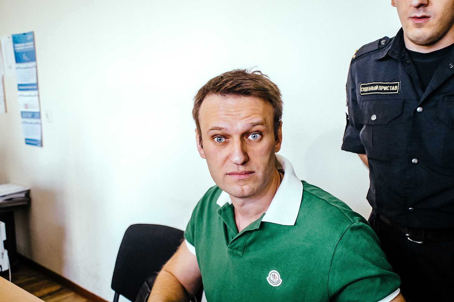 Журналисты объяснили, почему Навальный не вернется в Россию в этом году