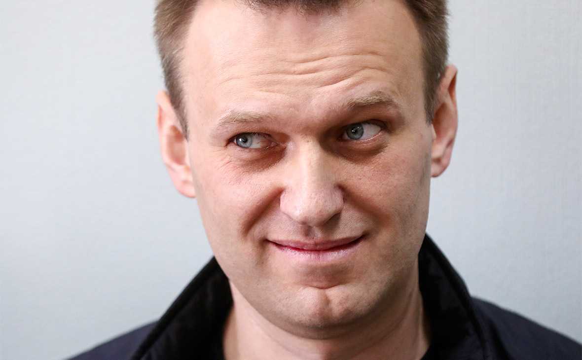 Митинг в поддержку Навального: боевики блогера кидались на силовиков