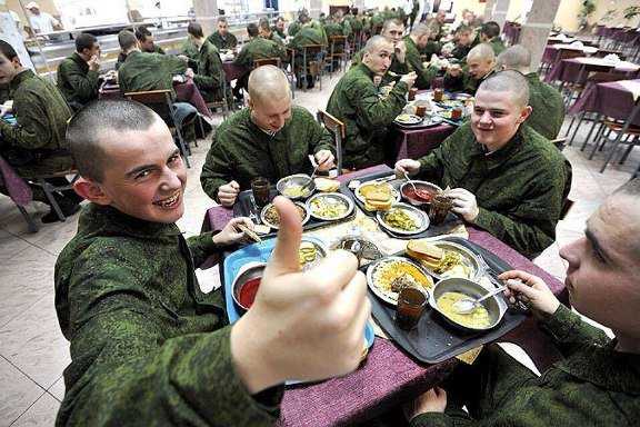 Солдаты любят поесть от пуза, или Как Минобороны РФ сократило расходы на обеспечение ВС РФ