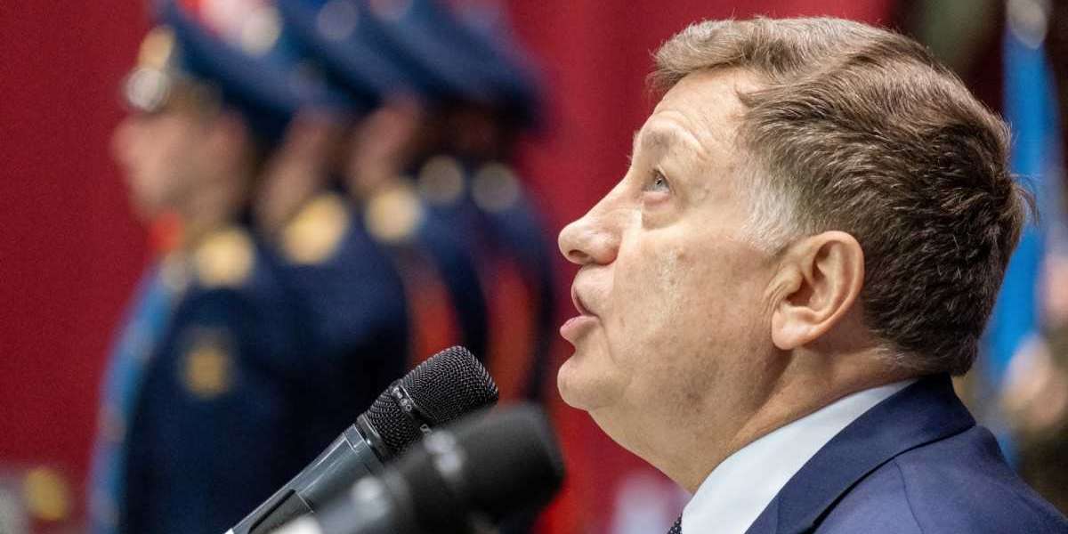 Макарова выпроваживают из ЗакСа: его шестёрки-депутаты насторожились