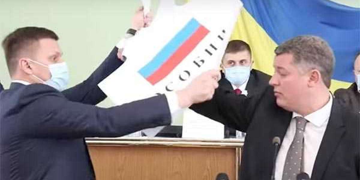 На Украине из-за российского флага подрались депутаты
