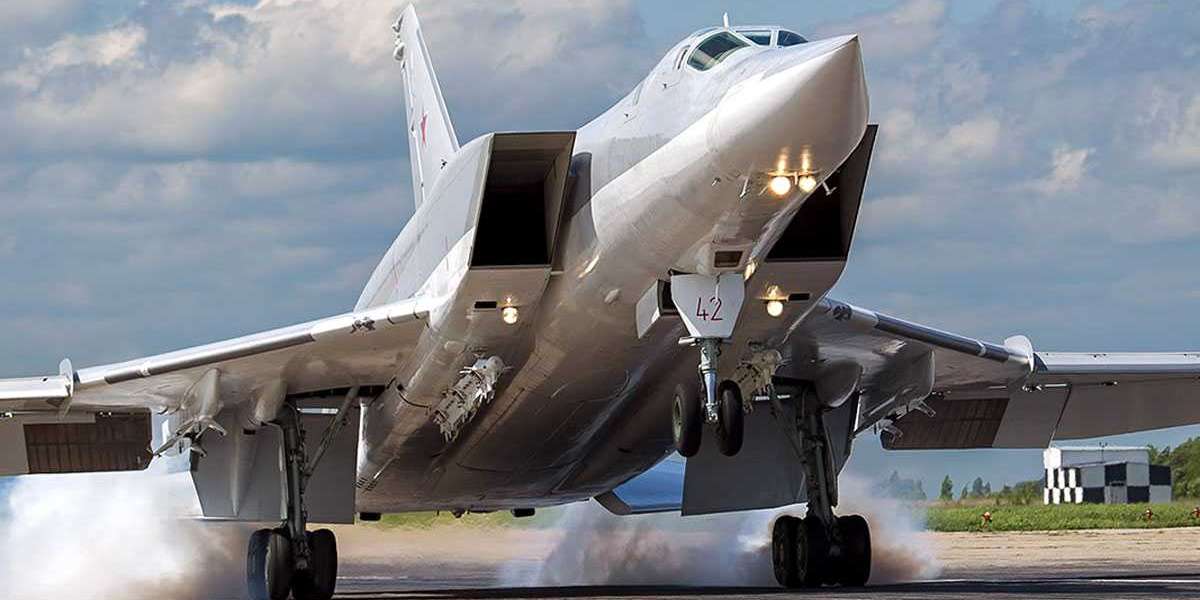 Запад в шоке: зачем российские ТУ-22М3 начали летать над Средиземным морем