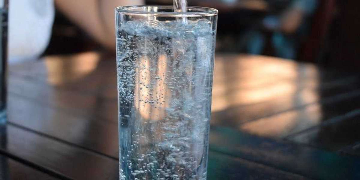 Врач рассказала, почему нельзя выпивать больше трех литров воды в день
