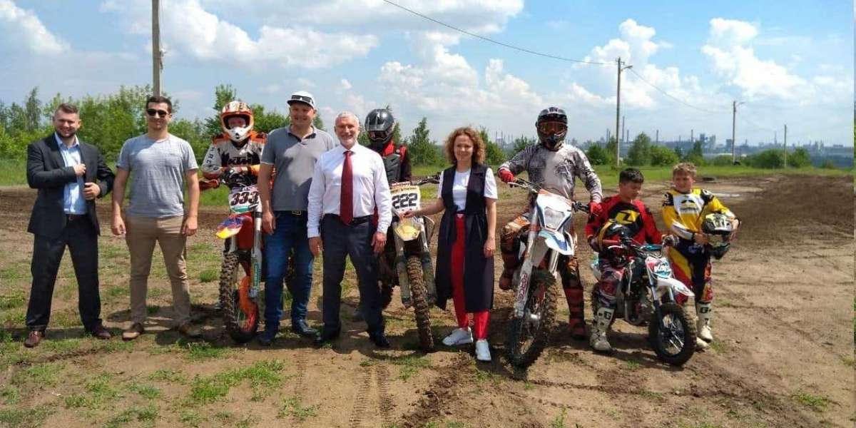 Депутат ГД погрузился в родную стихию мотокросса, посетив липецкую спортивную школу
