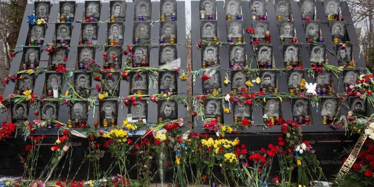 Канцлер Германии презрела памятник Небесной сотне на Украине
