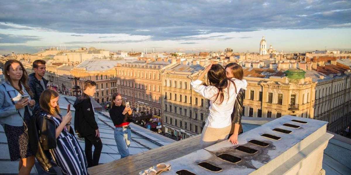 Петербуржцы предложили бороться с экскурсиями по крышам