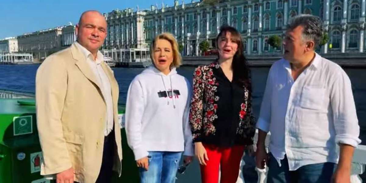 Татьяна Буланова вместе с единомышленниками спела песню «Вперед, Россия»