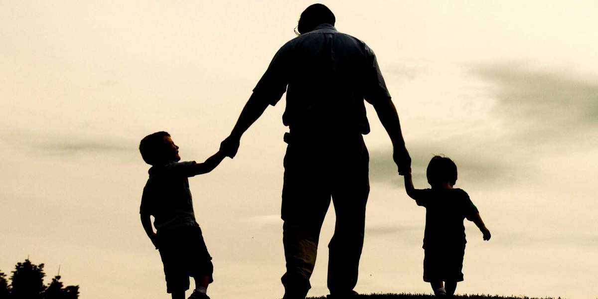 Детский омбудсмен Петербурга: «Быть настоящим отцом – это постоянная работа, и в первую очередь над собой»