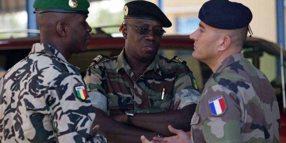 Французское СМИ проанализировало провал Парижа в Мали