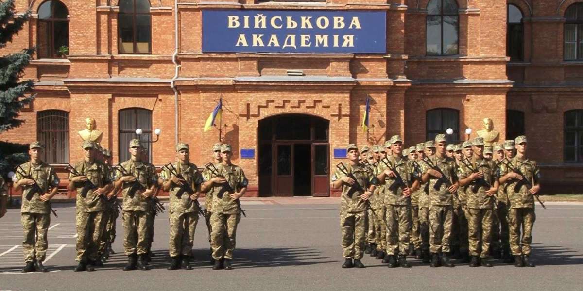 На Украине прошла «пьяная» церемония выпуска из военной академии