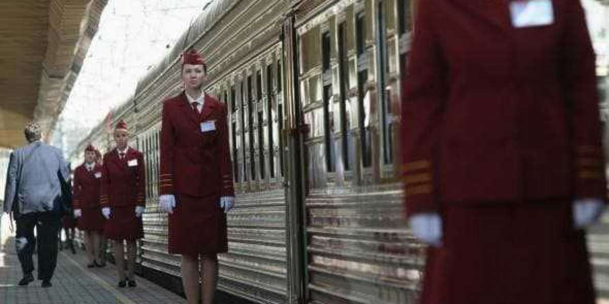 РЖД отменяет поезда, и в том числе из Петербурга