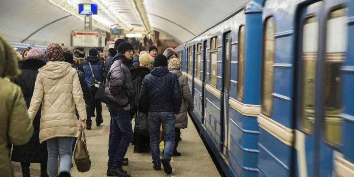 Из-за короновируса каждый пятый петербуржец отказался от поездок на метро