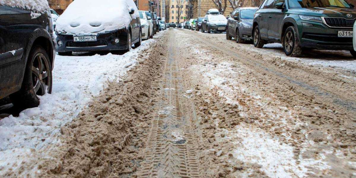 Когда итоги года подведены: Петербург встал в километровые пробки из-за снежных завалов