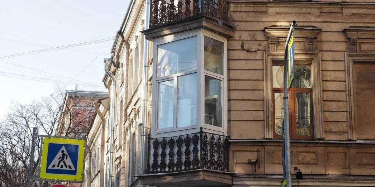 Россиян начнут штрафовать за обшивку и остекление балкона 