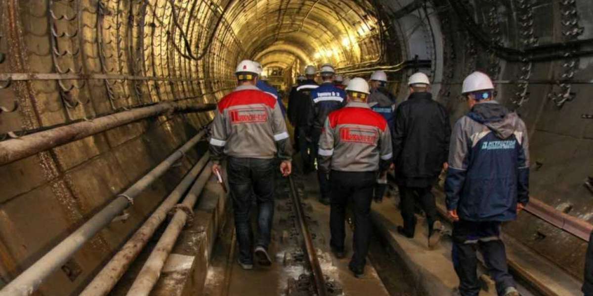 Беглов подмял под себя строительство метро, оставив рабочих без денег 