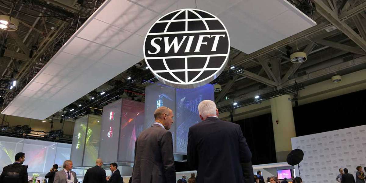 Выгодно ли кому-то отключение России от SWIFT? Никому