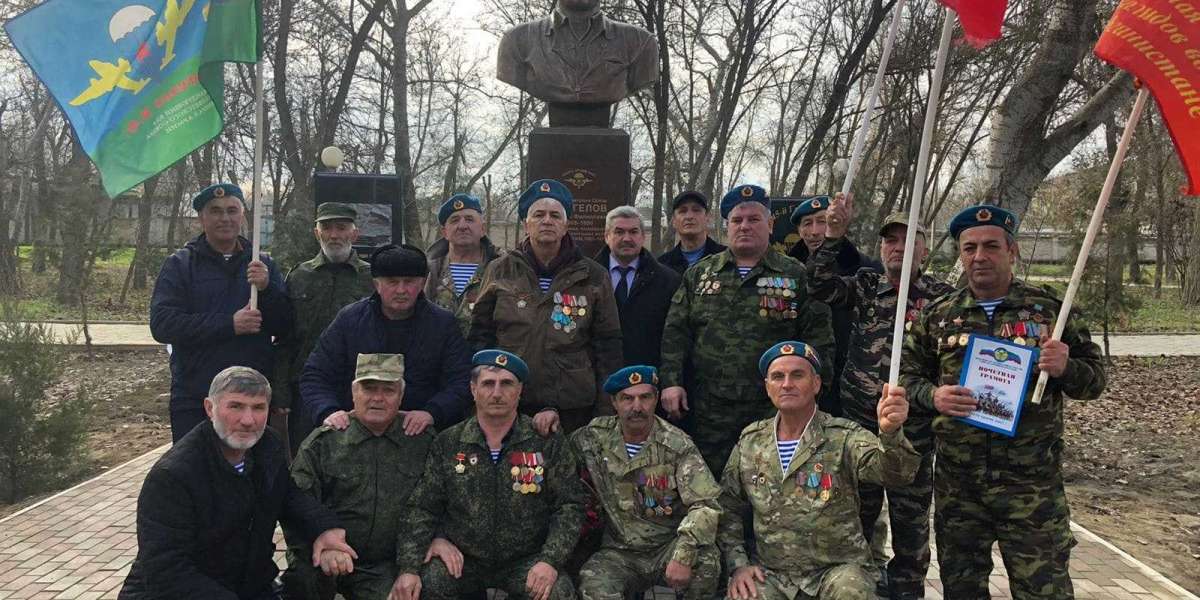 Воины-интернационалисты Дагестана приняли участие в открытии памятника Василию Маргелову в Кизяре