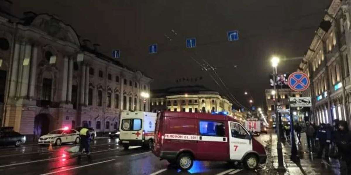 На Невском, рядом с местом смертельной аварии, перестали работать светофоры