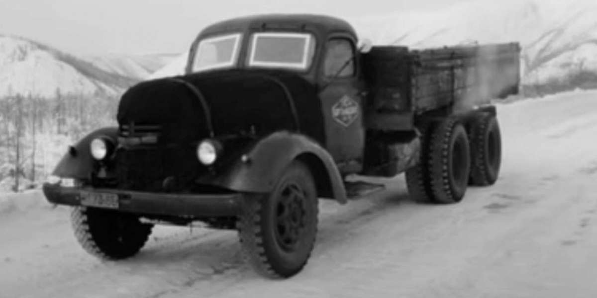 Как советские автолюбители обогревали зимой свою технику и грелись сами?