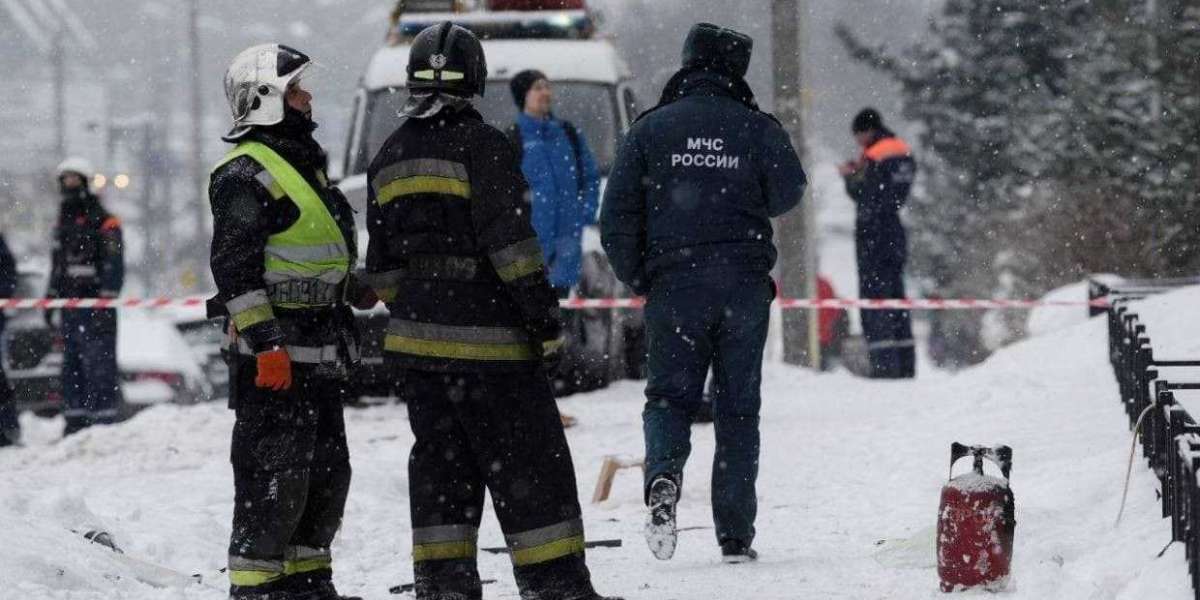 Пресс-служба МЧС раскрыла число пострадавших от запуска пиротехники в Петербурге