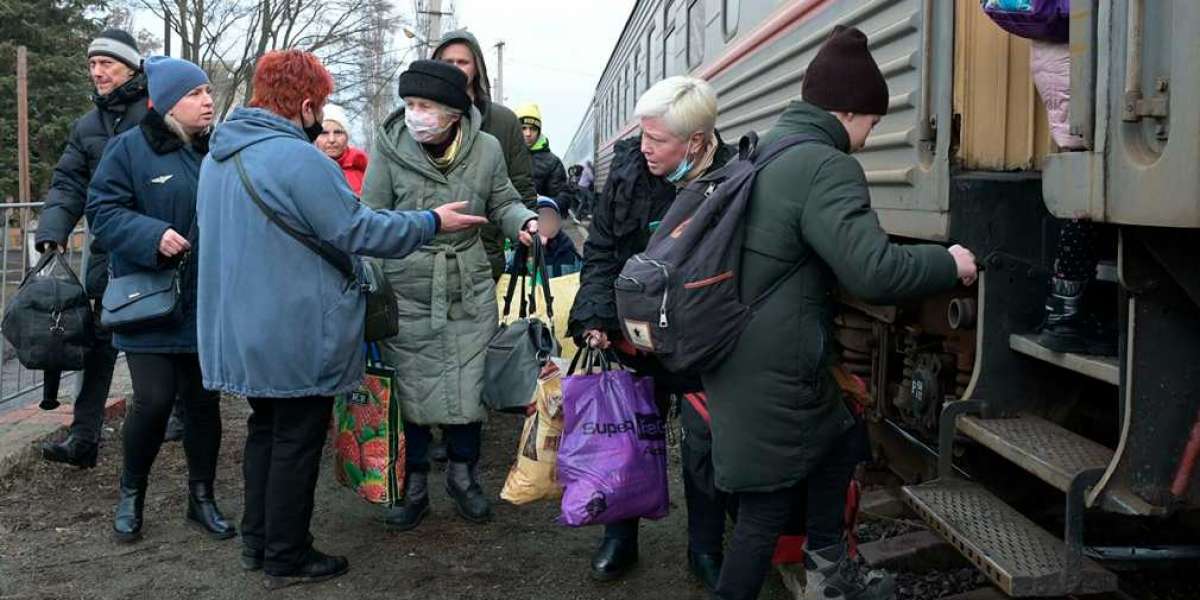 Жители ЛНР прибывают в Россию: судьбы, порушенные Украиной