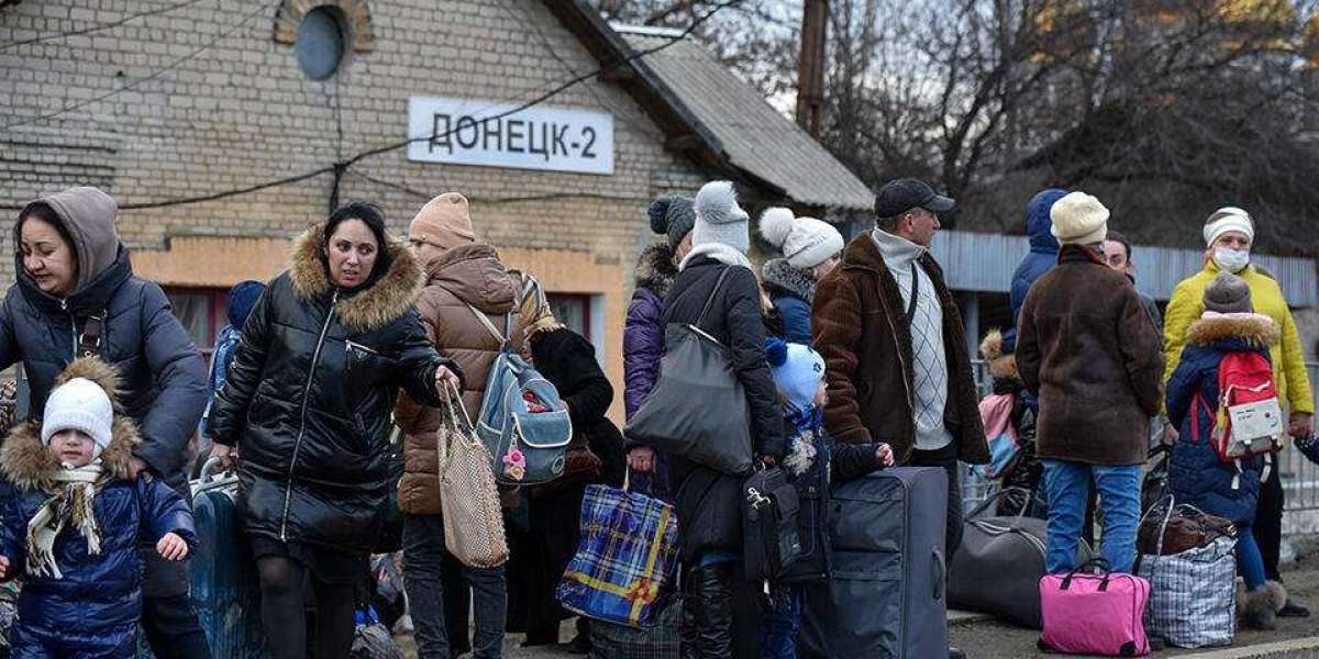 «Раньше мы сидели по подвалам, а сейчас уже сердце не выдерживает...» - эвакуация беженцев Донбасса продолжается