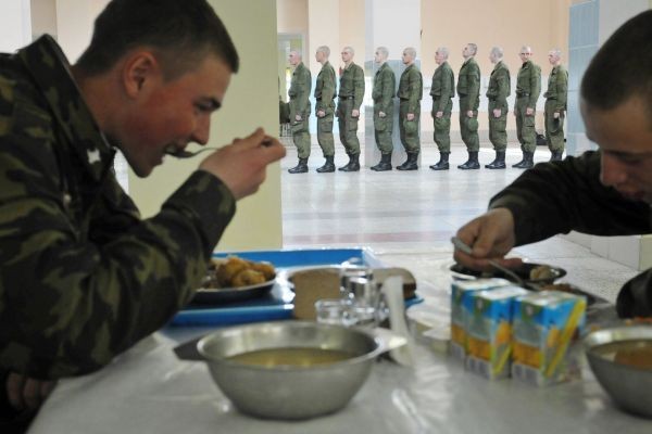 В армию вернулся поставщик 10-летней давности: что будет с питанием