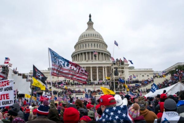 «Американская мечта» дала сбой: США готовятся к гражданской войне