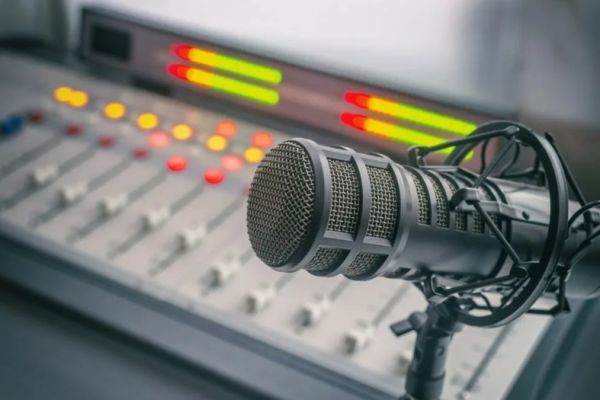 Российский посол в Болгарии не был допущен к эфиру на радио