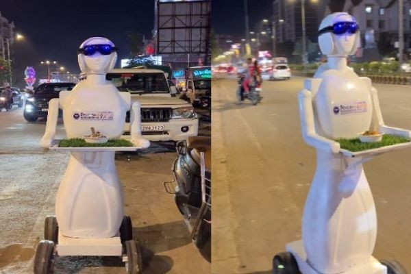 Robotic Servant: यहां स्ट्रीट कैफे में रोबोट परोसते है आइसक्रीम, अब तेजी से वायरल हो रहा वीडियो…..