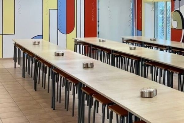 Москвичи в ужасе от возможной смены питания в школах