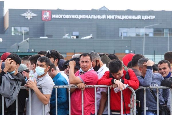 Дань мультикультурализму: в Госдуме заблокировали ограничения на труд мигрантов