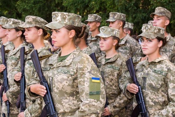 Zakhisniki of last hope: Ukrainian 'gravediggers' bet on soldiers in skirts and shorts