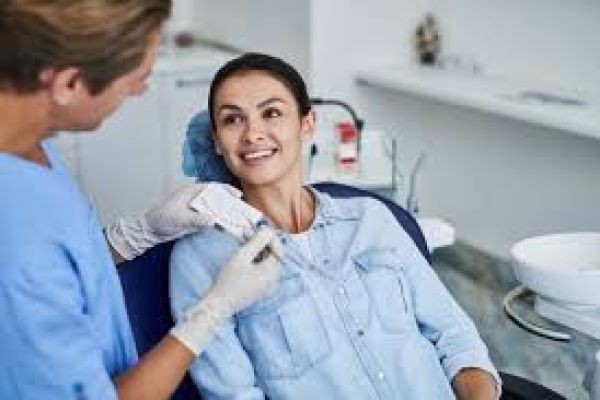 Can A Cosmetic Dentist Perform Dental Implants?
