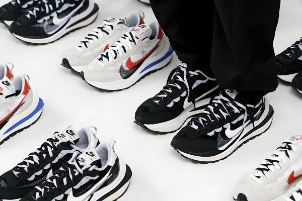 Sacai x Nike Vaporwaffle價錢攻略×潮流穿搭風格解密