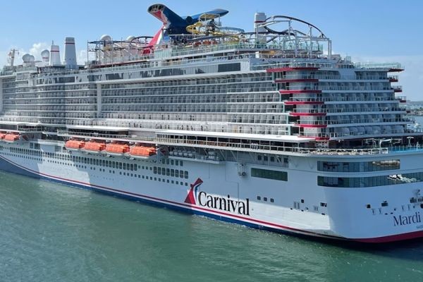 A Guide to the Carnival Cruise Name Change Policy
