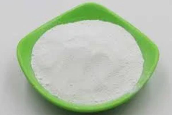 What do experts think of tio2 for latex paint in food?