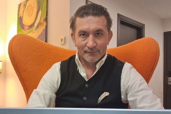 О симбиозе творческого человека и искусственного интеллекта рассказали на лекции проекта «Языковая арт-резиденция. Музыка слова»..