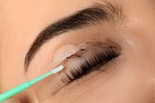 Eyelash Tinting North Lakes: Enhance Your Natural Look