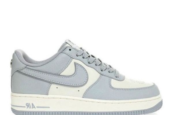 รองเท้าแฟชั่นยอดนิยมจาก Adidas และ Nike