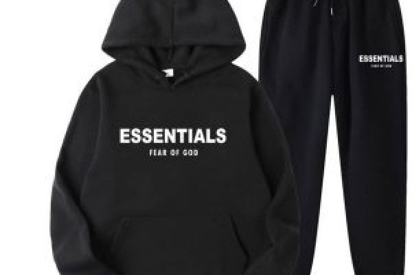 Essentials Hoodie Bringing Style and Soft Comfort to Daily Outfits