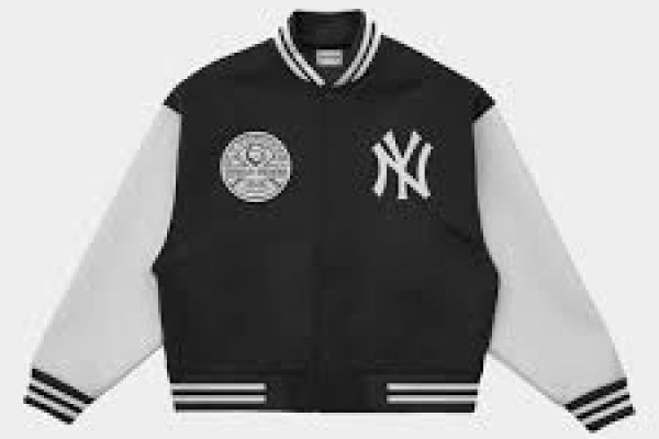 Letterman Jacket Yankees A Timeless Blend of Sports and Street Style