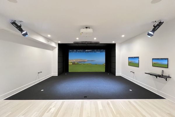 Why Should You Build Your Own Golf Simulator in DFW Instead of Buying a Standard Setup?
