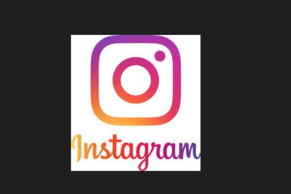 Framing Stories: The Visual Art of Instagram’s Square