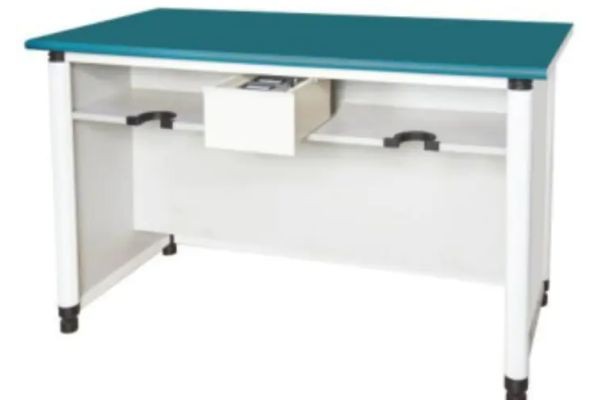 Stability and Functionality in Laboratory Table Design