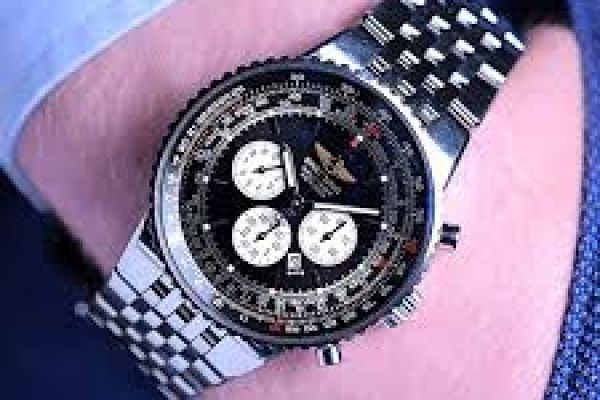 Why the Rolex Hulk Became a Symbol of Confident Luxury