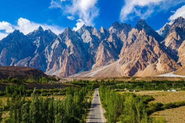 Discover Enchanting Destinations for Memorable Family Adventures in Pakistan